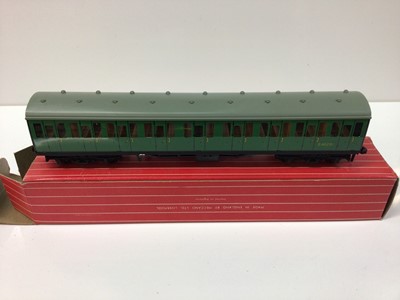 Lot 294 - Hornby Duplo OO gauge corridor and suburban coaches, red boxes (37)