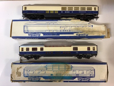 Lot 303 - HOrnby-acHO gauge Meccano Paris Panoramic coach 7449, Restaurant Car 7447, corridor coach 7445 and other coaches including mail van with windows 742, platforms 691 and rolling stock, all boxed (27...