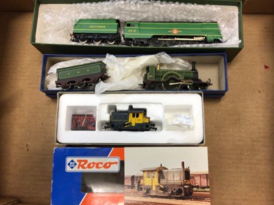 Lot 307 - Railway selection of OO gauge unboxed locomotives including Merchant Navy Class tender locomotive and others plus Jouef N gauge tank engine (qty)