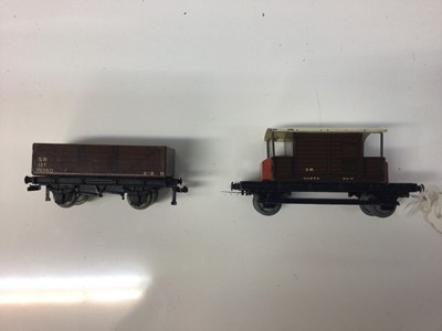 Lot 304 - Railway selection of OO gauge tinplate rolling stock and tenders (approx 120)