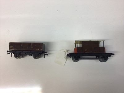 Lot 304 - Railway selection of OO gauge tinplate rolling stock and tenders (approx 120)