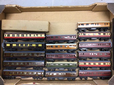 Lot 281 - Trix OO gauge unboxed coaches (x25) and Hornby Meccano & Duplo coaches (x31) (56 Total)