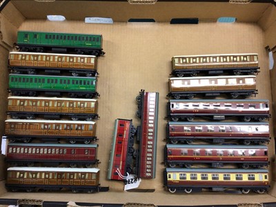 Lot 281 - Trix OO gauge unboxed coaches (x25) and Hornby Meccano & Duplo coaches (x31) (56 Total)