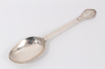 Lot 371 - Late 17th century Lobed - End. Lace Back Trefid spoon, decorated on the underside of the bowl and on the front of the stem
