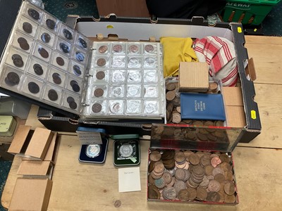 Lot 171 - G.B. - Mixed coinage to include a folder containing some pre 1947 silver, Royal Mint silver proof Crowns 1972, 1977, 1981 & other issues