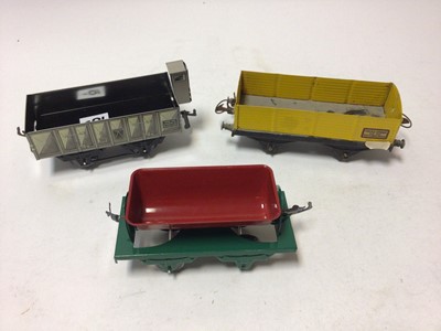 Lot 318 - Serie Hornby Hachette O gauge 0-4-0 clockwork locomotive and tender, both boxed 40 2372 YSNCF clockwork eletric Type B-PO locomotive, boxed 40 2364 M, SNCF Type BB-805 3 rail electric locomotive pl...