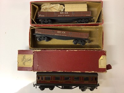 Lot 282 - Trix OO gauge 3 Rail BR lined green Early Emblem 4-6-2 'Scotsman' tender locomotive 60103, boxed, Trix Express Deutsche Bundesbahn, boxed 2260 together with Pullman Saloons , boxed 599 (x2), wagons...