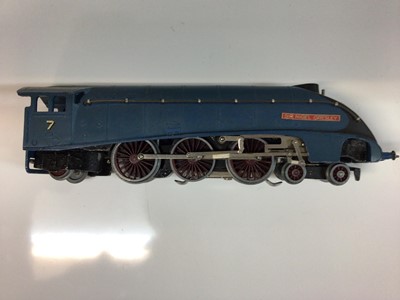 Lot 103 - Railway OO gauge unboxed selection of tender locomotives including Wrenn SR 'Sir Keith Park' 21c153, SR 'Lyme Regis' 21C109, Bachmann 4-6-2 'North Eastern' 60147 and Hornby 4-6-2 'Sir Nigel Gresley...