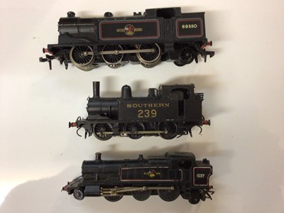 Lot 309 - Railway OO gauge unboxed locomotives including BR green Class 20 diesel D8000, Triang BR green Battle of Britain Class 34051 plus nine tank locomotives and three tenders (14)