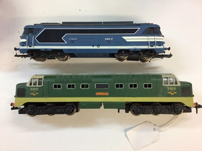 Lot 311 - Hand built SR green 4-4-0 tender locomotive 312 by Claude Standfast signed 1954, constructed BR lined green 4-6-0 'King Richard I' tender locomotive 6027, Hornby Duplo BR green diesel 'Crepello' D9...