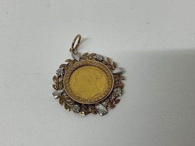 Lot 102 - Victorian gold full sovereign 1882 in 9ct gold and diamond-set pendant mount