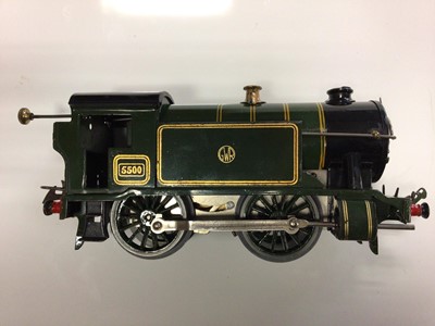 Lot 337 - Hornby O gauge GWR lined green Shirtbutton Crest 0-4-0 clockwork No.1 Special Tank Locomotive 5500 and LNER lined black with coat of arms 4-4-0 No.2 Tank Lomotive (2)