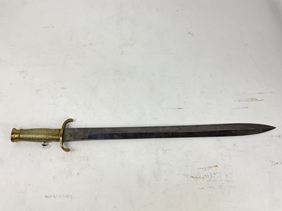 Lot 851 - British 1837 pattern Brunswick rifle bayonet, with ribbed brass hilt stamped W&C. Scott, 683, no scabbard present