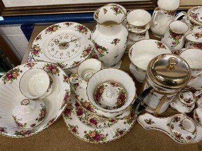 Lot 225 - Extensive service of Royal Albert Old Country Rose tablewares