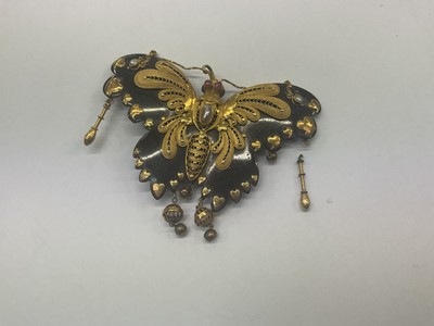 Lot 411 - 19th century gold and tortoiseshell butterfly brooch