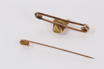 Lot 414 - Gold nugget brooch and stick pin