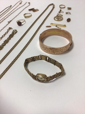 Lot 24 - Group of 9ct gold jewellery