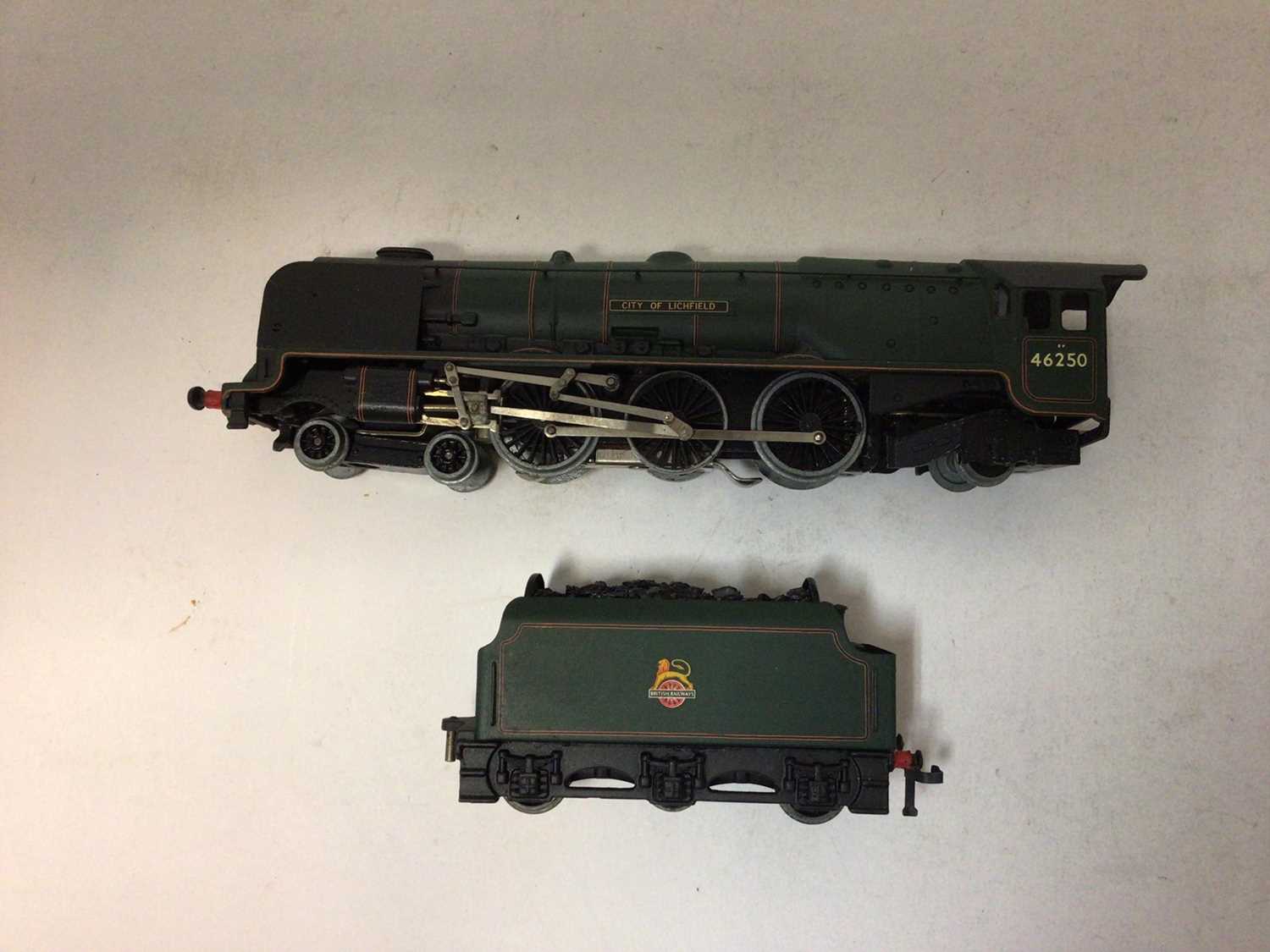 Lot 106 - Hornby Dublo OO unboxed selection City of Lichfield 4-6-2, Hereford 4-6-2, Co-Bo diesel-electric locomotive plus Hornby 3 rail LMS 6917 2-6-0 locomotive