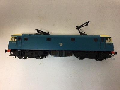 Lot 107 - Railway OO gauge selection of unboxed diesel locomotives including Triang E3008, Hornby Railfreight Inter City 47378, Jouef 16 wheel class 40, Hornby Dublo Delta Diesel-Electric (boxed), Jouet CC13...