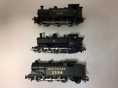 Lot 109 - Railway OO gauge selection of unboxed tank and other locomotives (some have been restored)
