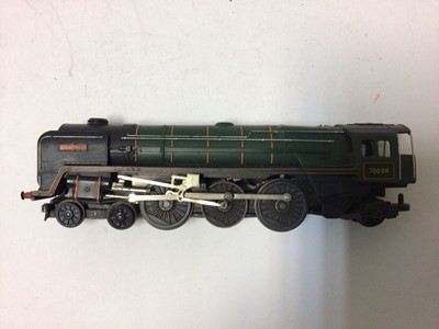 Lot 114 - Triang TT gauge locomotives including BR green 0-6-0 Diesel Shunter 13007, boxed T95, BR black 0-6-0 Tank locomotive, boxed T90 and one other lined green 4-6-2Britainnia Class 'Boadicea' 70036, box...