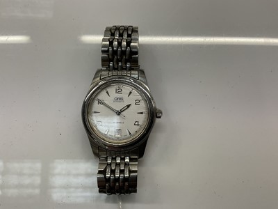 Lot 833 - Oris automatic stainless steel wristwatch with 25 jewel movement