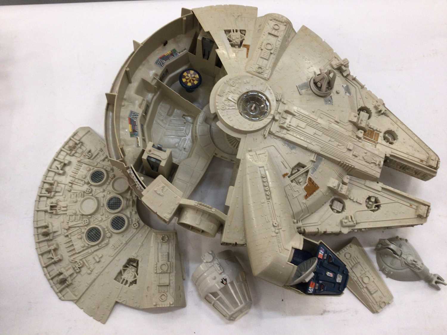 Lot 1938 - Collection of Star Wars figures and models