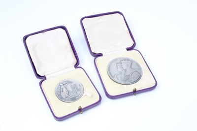 Lot 125 - G.B. - Silver George VI Coronation medallions 1937 to include Eimer 2047a (Dia: 51mm) and Eimer 2047g (Dia: 32mm) UNC and in case of issue (2 medallions)