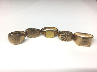 Lot 134 - Five 9ct gold signet rings