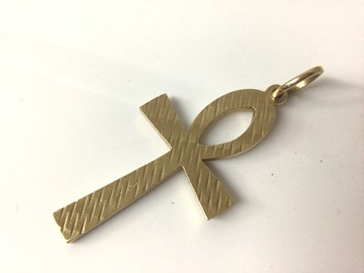 Lot 153 - 9ct gold Egyptian cross pendant