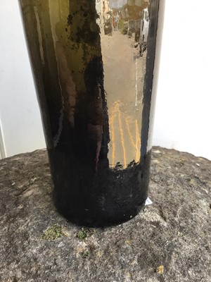 Lot 32 - Late 18th/early 19th century sealed wine bottle