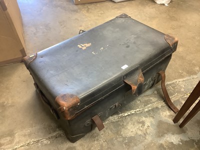 Lot 538 - Lansdowne trunk full of table linen