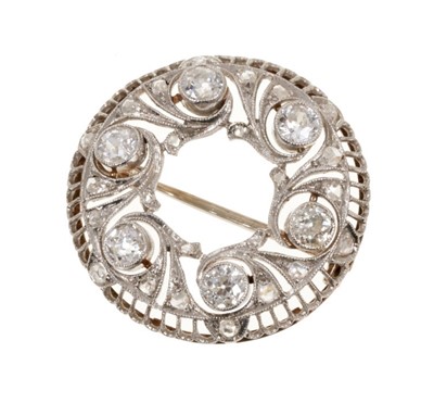 Lot 417 - Art Deco Continental white gold and diamond wreath brooch