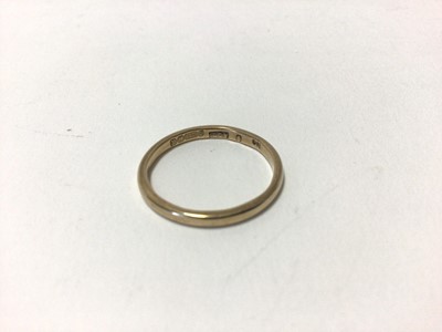 Lot 99 - 9ct gold wedding ring