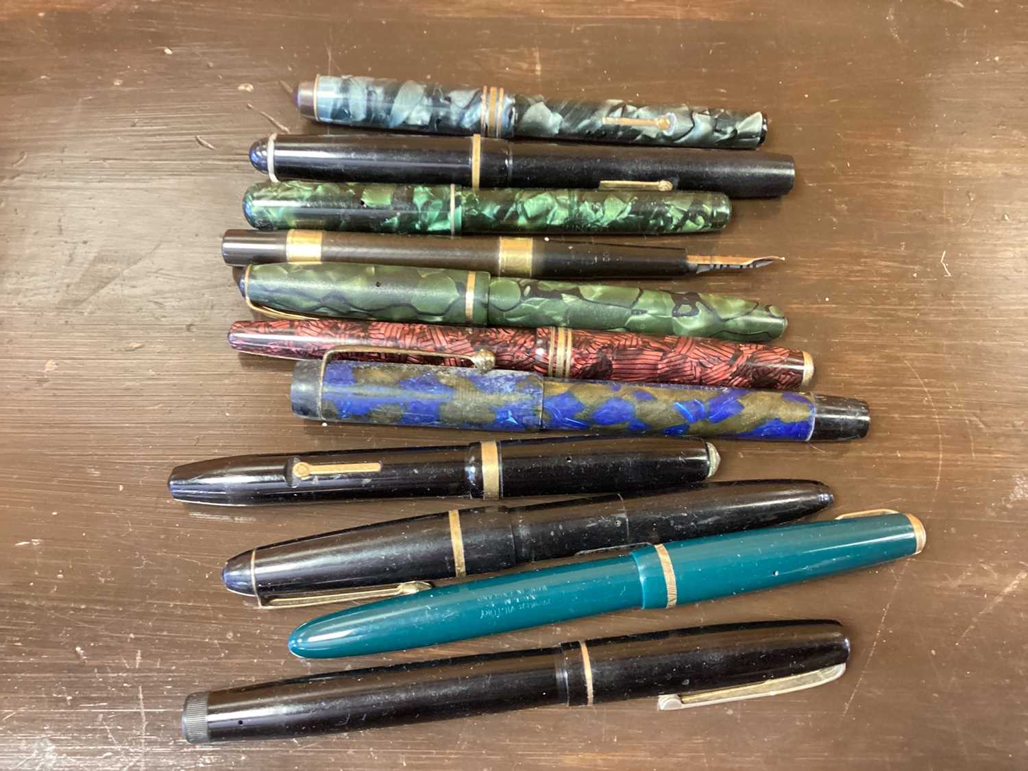 Lot 67 - Collection of pens including Waterman's, Swan, Parker, Conway Stewart etc