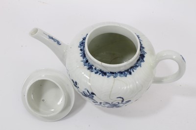 Lot 14 - A Worcester Kempthorne pattern teapot