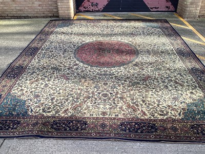 Lot 1158 - Large carpet