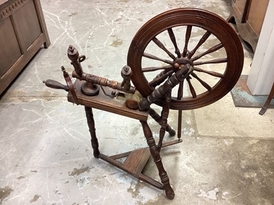 Lot 1134 - Antique spinning wheel