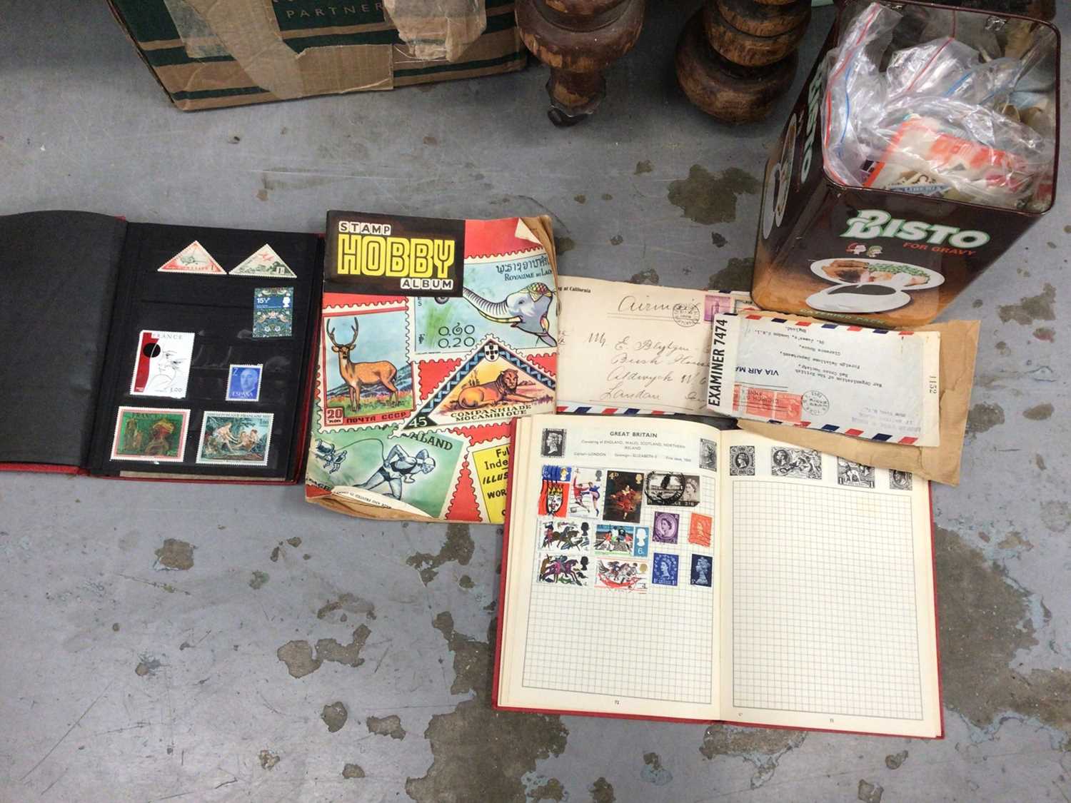 Lot 42 - Collection of stamps, loose and in albums
