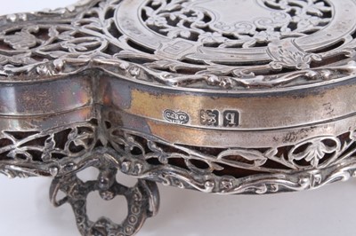 Lot 891 - Silver jewellery box by Goldsmiths & Silversmiths Company