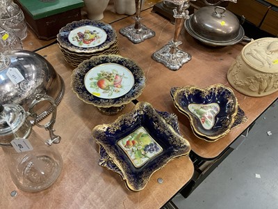 Lot 453 - Late Victorian / Edwardian Paragon desert / fruit service comprising 12 plates, comport, two square dishes and two kidney shaped dishes.