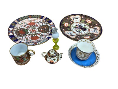 Lot 21 - Group of ceramics and glass