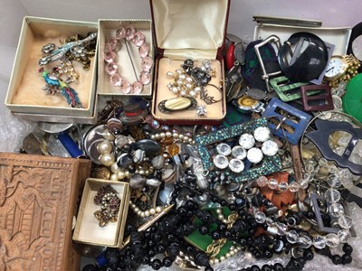 Lot 808 - Vintage costume jewellery and bijouterie including various beads necklaces, buckles, lace bobbins, brooches etc