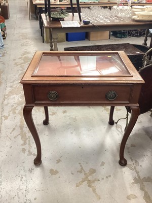 Lot 1116 - Edwardian mahogany display cabinet/table on cabriole legs, 71cm wide, 53cm deep, 74cm high