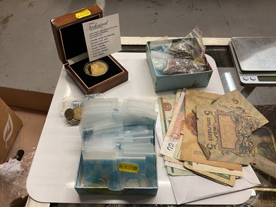 Lot 511 - Group of mixed coins and bank notes.