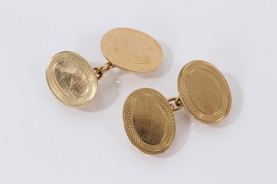 Lot 545 - Pair of 18ct gold cuff links