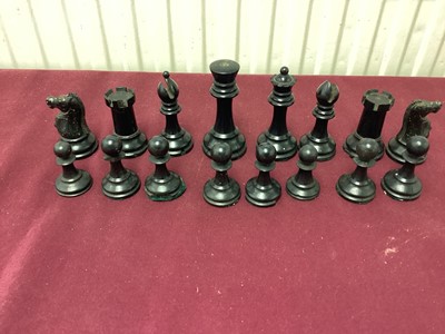Lot 199 - Large weighted Staunton chess set in wooden box