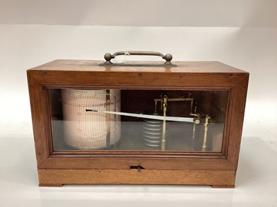 Lot 2527 - A Richard Freres mahogany cased, brass barograph, the base plate stamped RF BREVETES SGDG PARIS, 93267