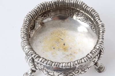 Lot 236 - Possibly Scottish Provincial, Georgian silver salt cellar, marked H R to underside, possibly by Hugh Ross of Tain.