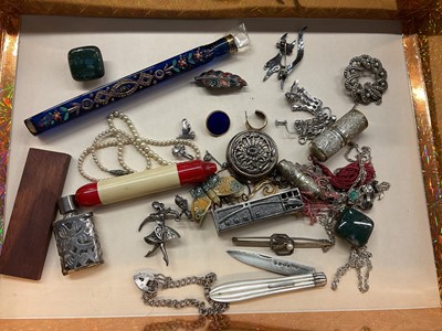 Lot 862 - Silver and mother of pearl fruit knife, Scottish hard stone brooch and other jewellery